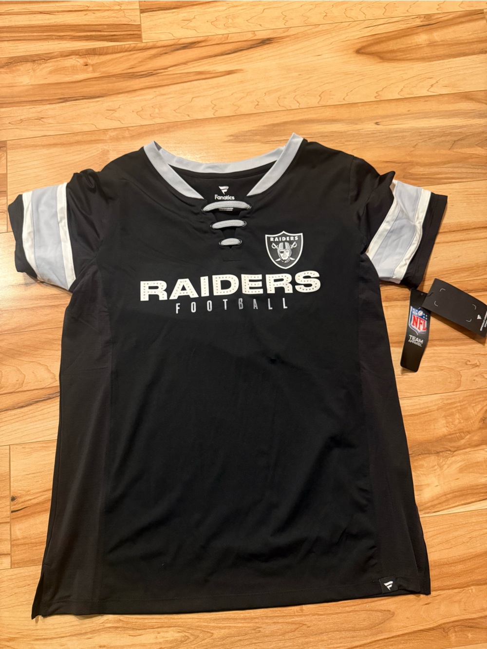 Fanatics Black & Silver Raiders woman’s shirt